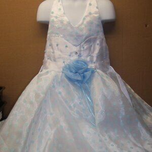 New with tags Classic Fashion Party Dress, T4